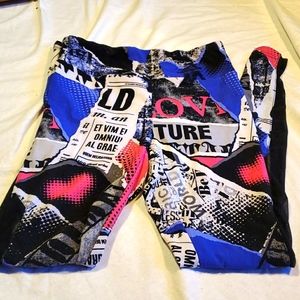 NO BOUNDARIES  SUPER soft leggings SIZE S *NWT*